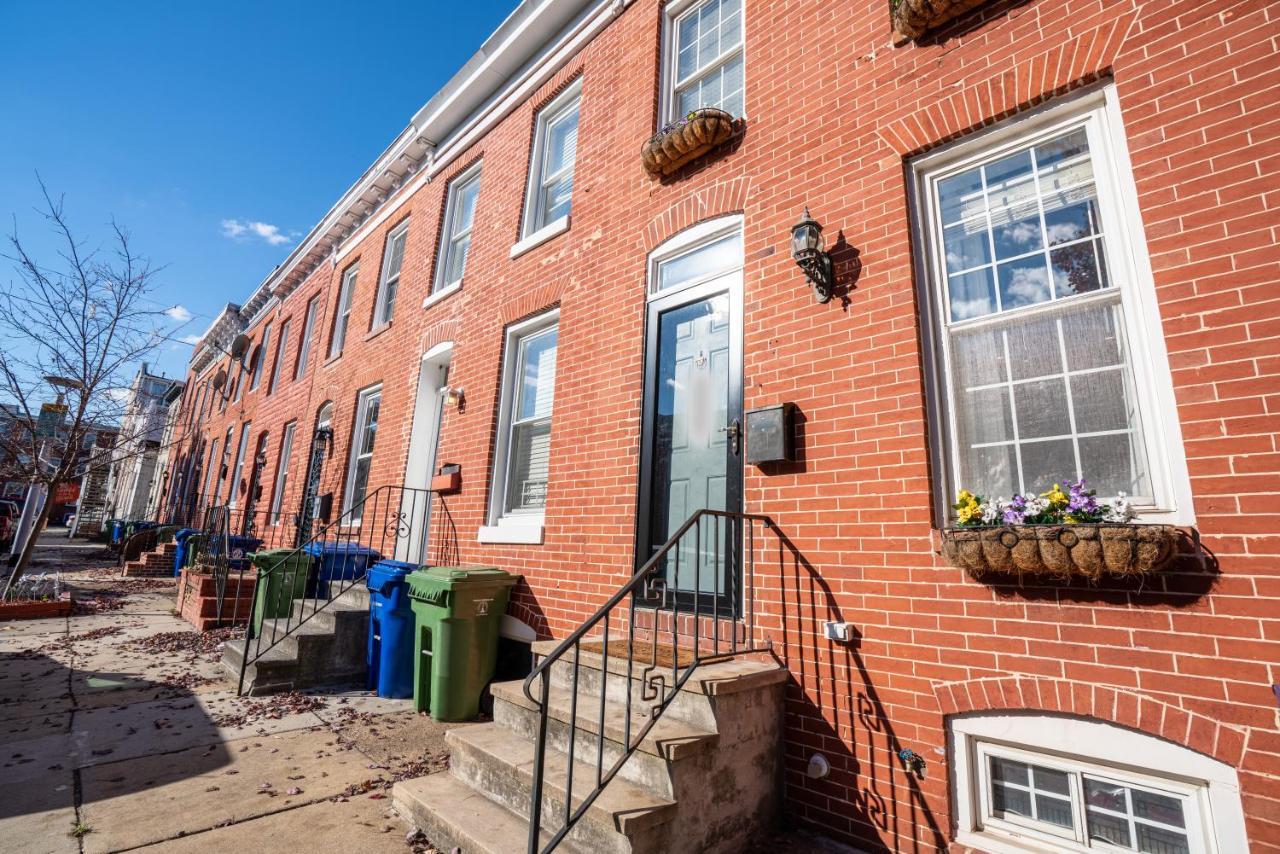 Cozy Townhouse Downtown W/ Game Room & Rooftop Baltimore Exterior photo